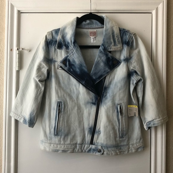 Acid wash 3/4 sleeve jean jacket - Picture 1 of 3